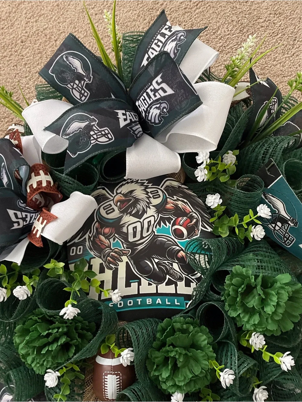 Green & White Eagles Wreath